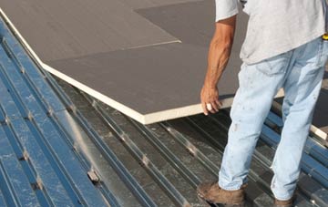 benefits of insulating Cliuthar flat roofing
